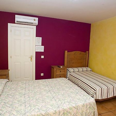 Hostal Velarde Talavera de la Reina Luaran gambar