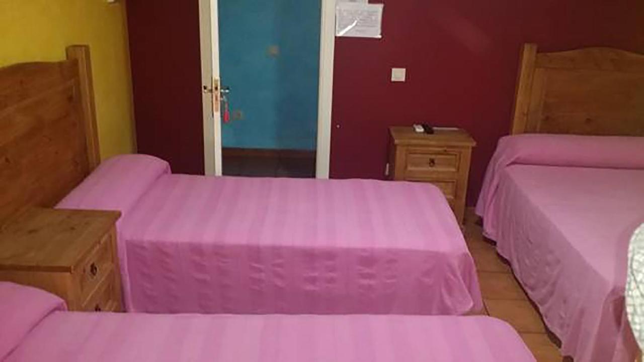Hostal Velarde Talavera de la Reina Luaran gambar