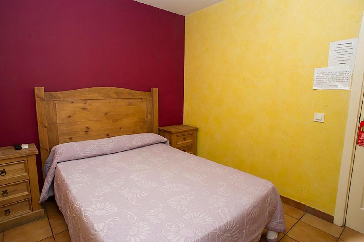Hostal Velarde Talavera de la Reina Luaran gambar